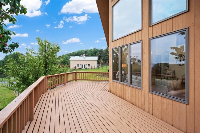Building Photo - 2660 Pine Grove Rd