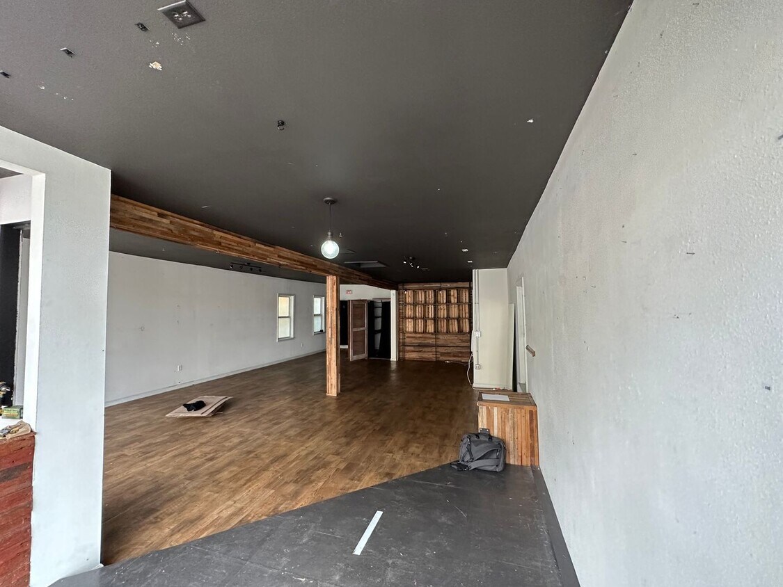 Foto del edificio - 835-839 W National Ave