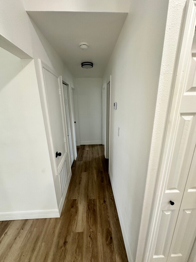 Building Photo - 2517 Oak Hollow Dr