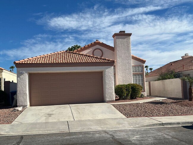 Foto del edificio - 9824 Cross Creek Way