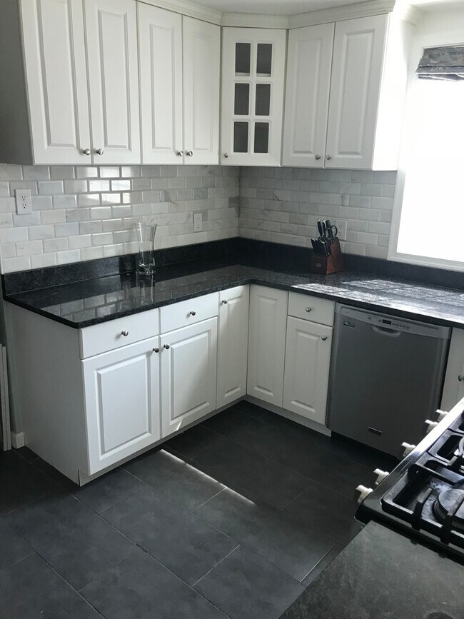 Foto del edificio - Updated Home in Radnor Township- Walking D...