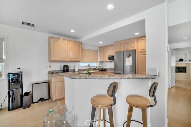 Building Photo - 506 Dahlia Ave
