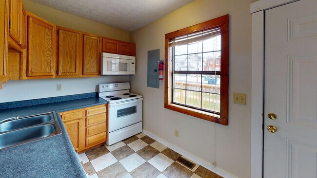 Foto del edificio - 1366 Indianola Ave