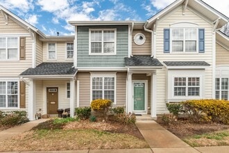 Building Photo - 917 Hamlet Park Dr