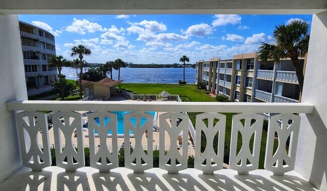 Building Photo - 2720 S Ocean Blvd