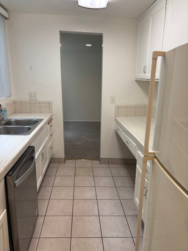 Foto del edificio - 11685 Gorham Ave