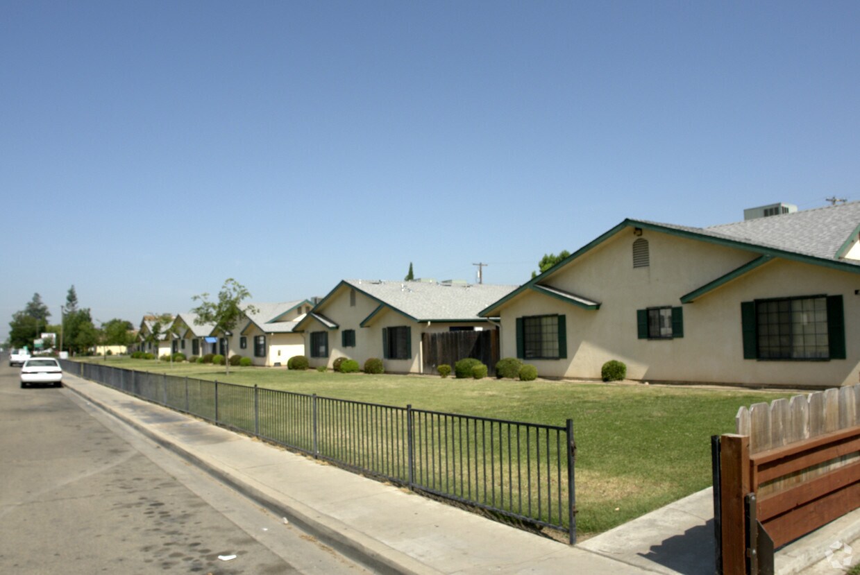 752836 E Dinuba Ave, Reedley, CA 93654 Apartments in Reedley, CA