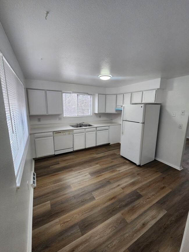 Foto del edificio - 4337/4339 W. Custer Place