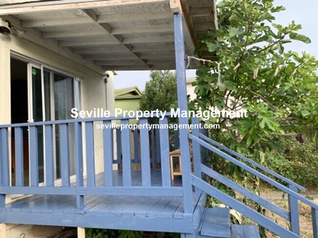 Foto del edificio - 3630 Hageman Ave