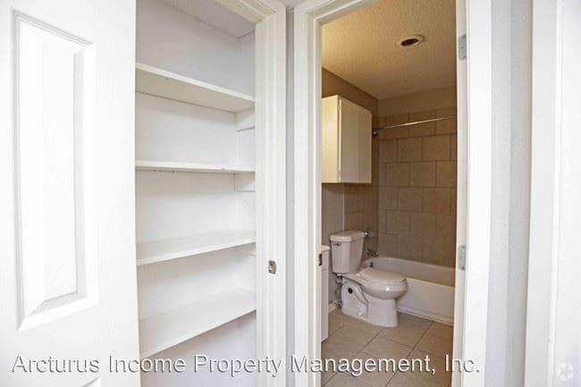 Foto del edificio - 9332 Beck Ave