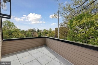 Building Photo - 367 W Hortter St