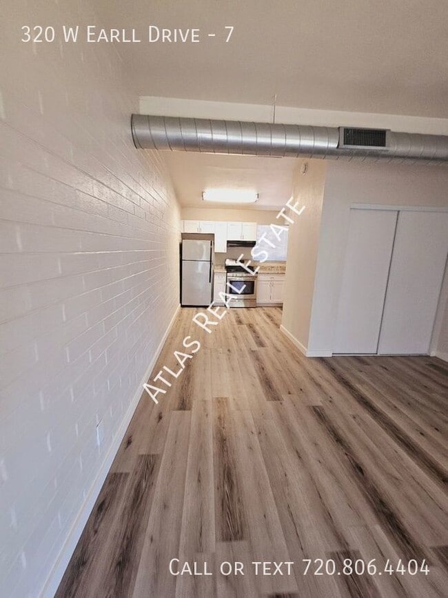 Building Photo - 320 W Earll Drive