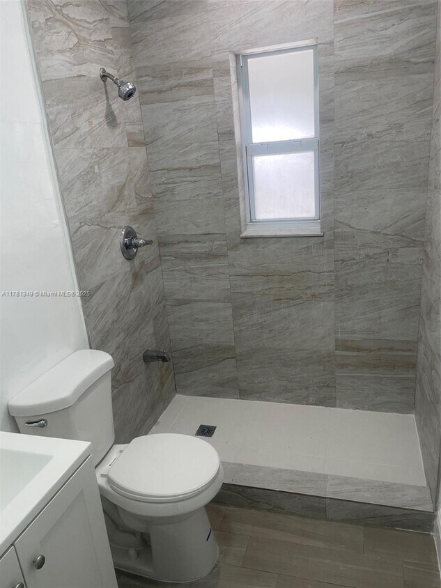 Primary Photo - 471 NW 32nd Ct