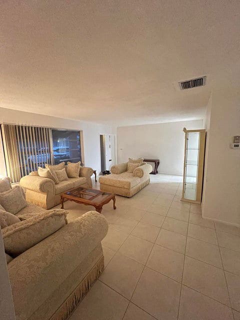 Foto del edificio - 4941 NW 55th St