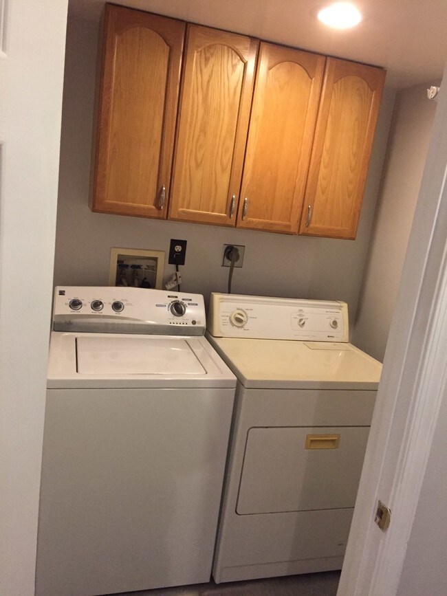 Building Photo - 5800 River Rd