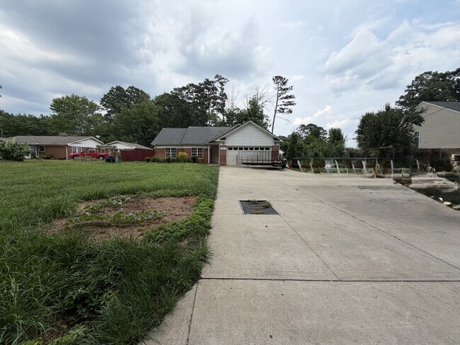 Building Photo - 2501 Burkholder Rd