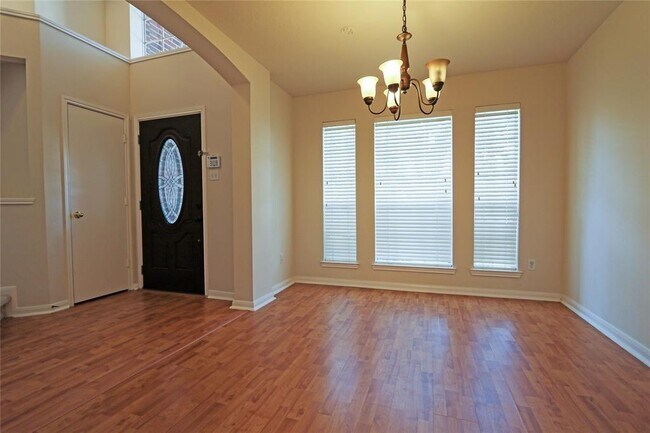 Building Photo - 10439 N Fallen Bough Dr