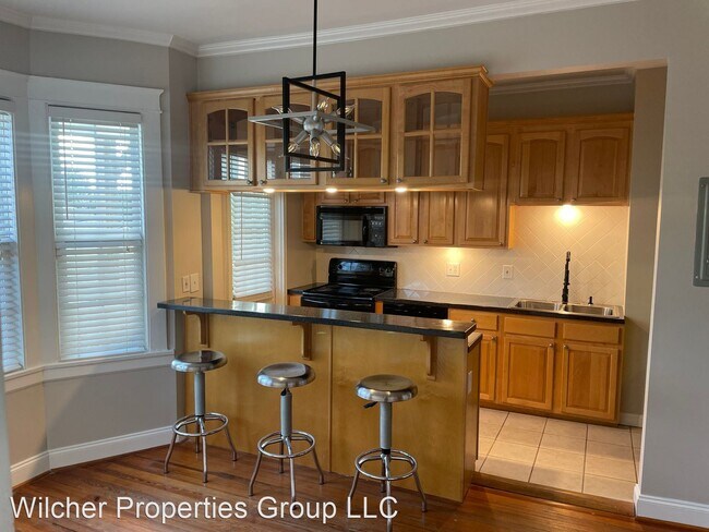 Building Photo - 1 br, 1 bath House - 737 Barnett St. Apt A-4