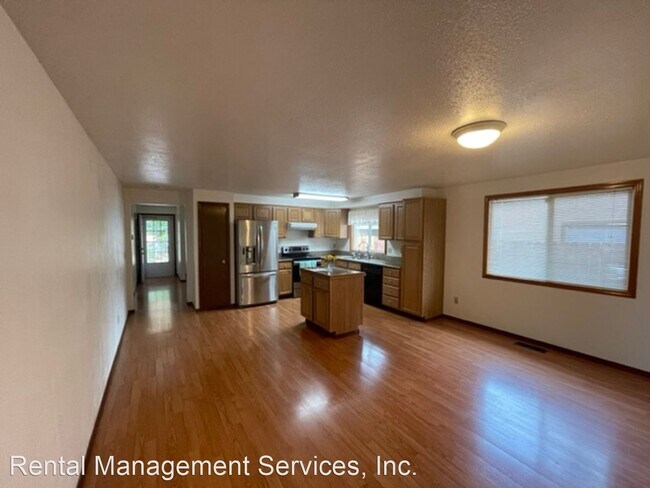 Foto del edificio - 3 br, 2 bath House - 12660 SE 22nd Ave