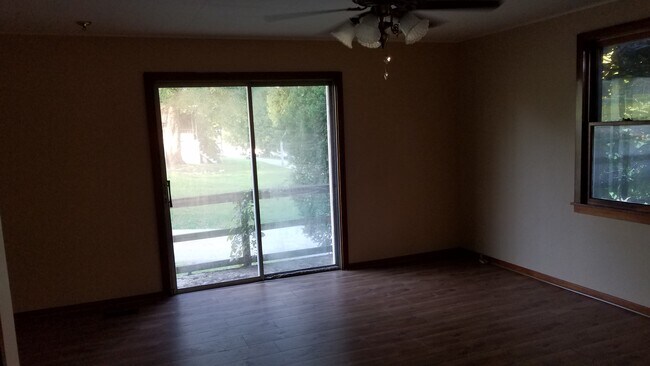Back Bedroom - 417 E Rockwood St