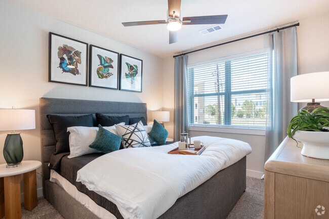 2BR, 2BA - 1098SF - Primary Bedroom - Broadstone EADO