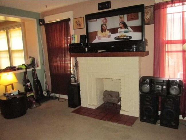 Building Photo - 3609 St Martins Pl