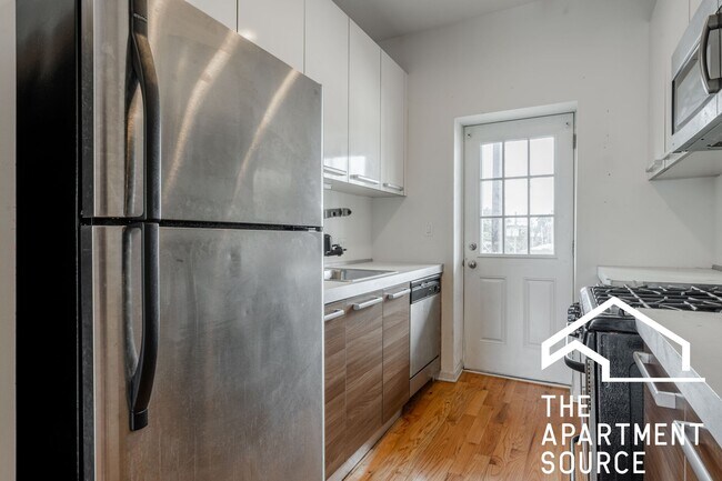 Photo - 1212 W Foster Ave (Chicago, IL) Apartment