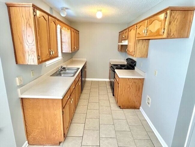 Foto del edificio - Cordova 3 Bedroom 2 Bath, Availalbe Now!