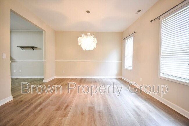 Foto del edificio - 23 Kirby Smith Cir