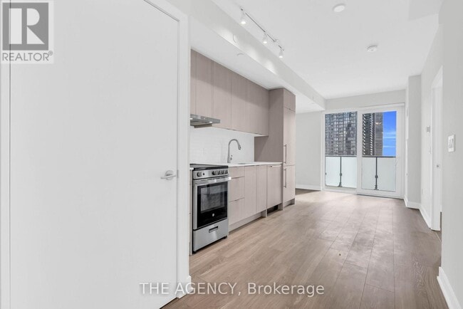 Building Photo - 4130 Parkside Village Dr