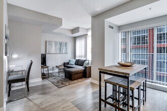 Building Photo - 199 Queen St W