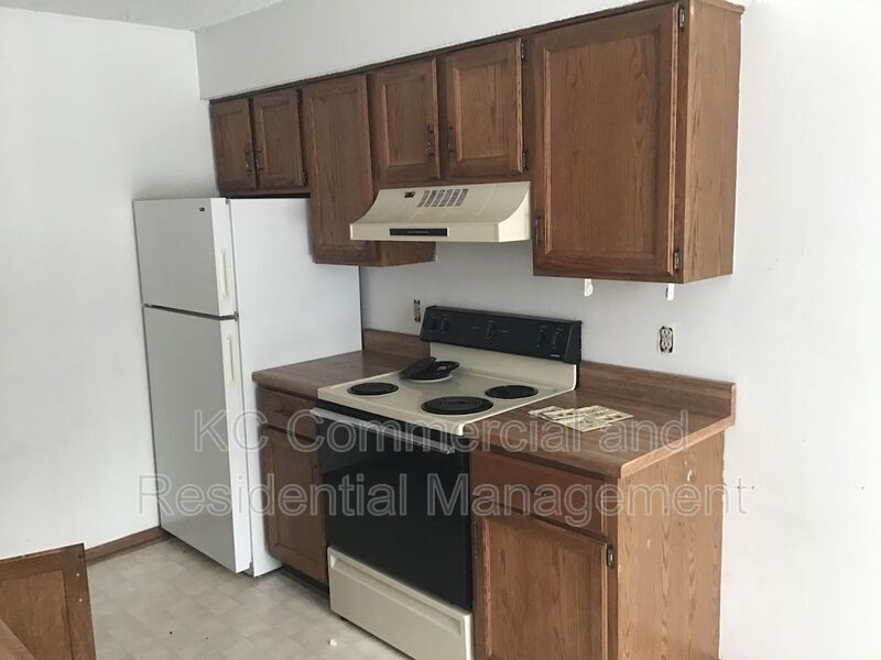 208 W Meadow St Unit B, Smithville, MO 64089 Condo for Rent in