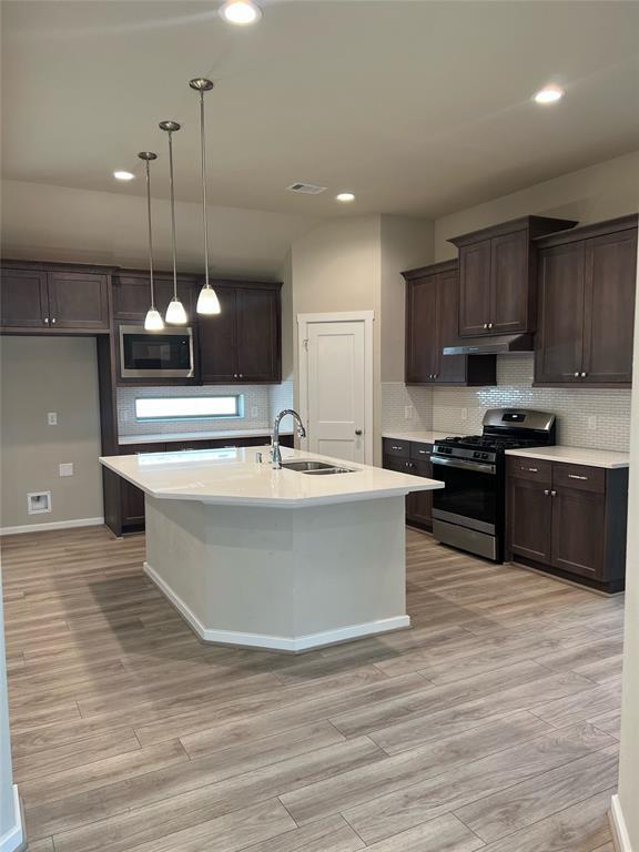 Foto del edificio - 10147 Bayou Oaks Dr