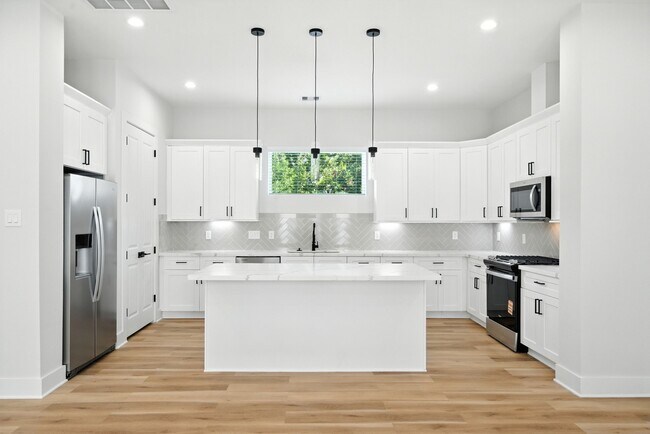 Foto del edificio - 2304 Hoskins Dr