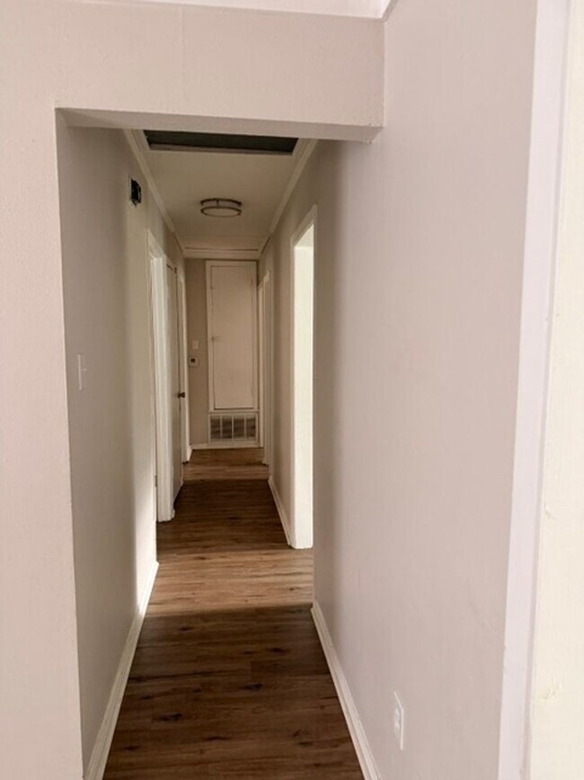 Foto del edificio - 8706 Elbert Cir