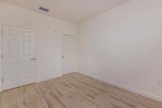 Interior Photo - Nottinghill Davenport