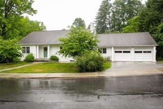 Building Photo - 46 Barnard Ave