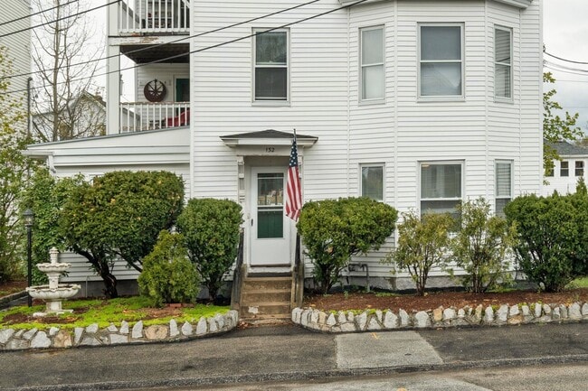 Building Photo - 132 Alsace St