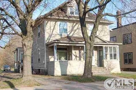 Primary Photo - 712 Champion St