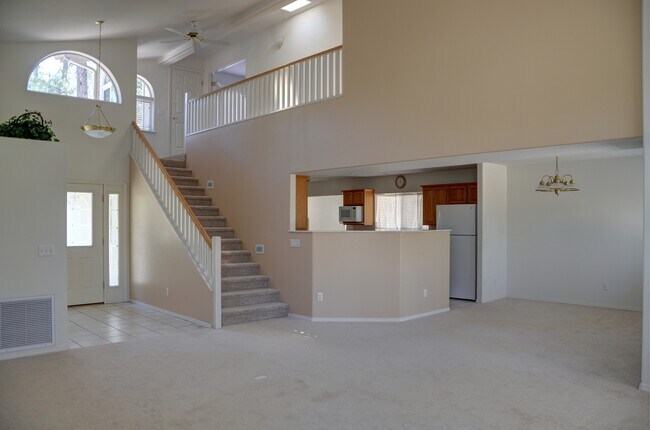 Building Photo - Live in the pined community of Timber Ridge!