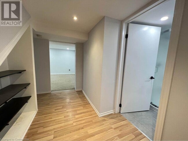 Photo du bâtiment - 187 Nash Rd N