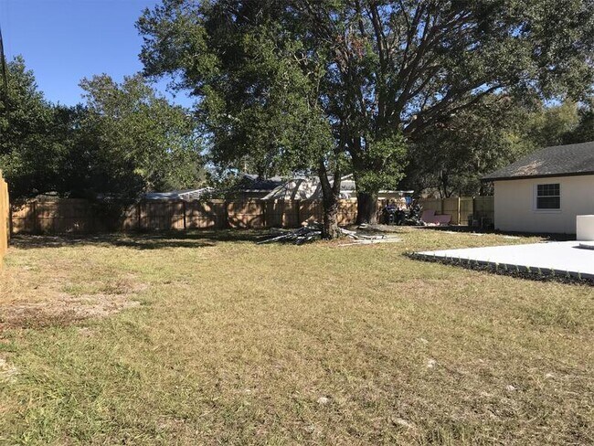 Foto del edificio - 4548 Woodlot Ct