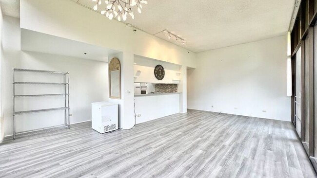 Building Photo - 5333 Likini St