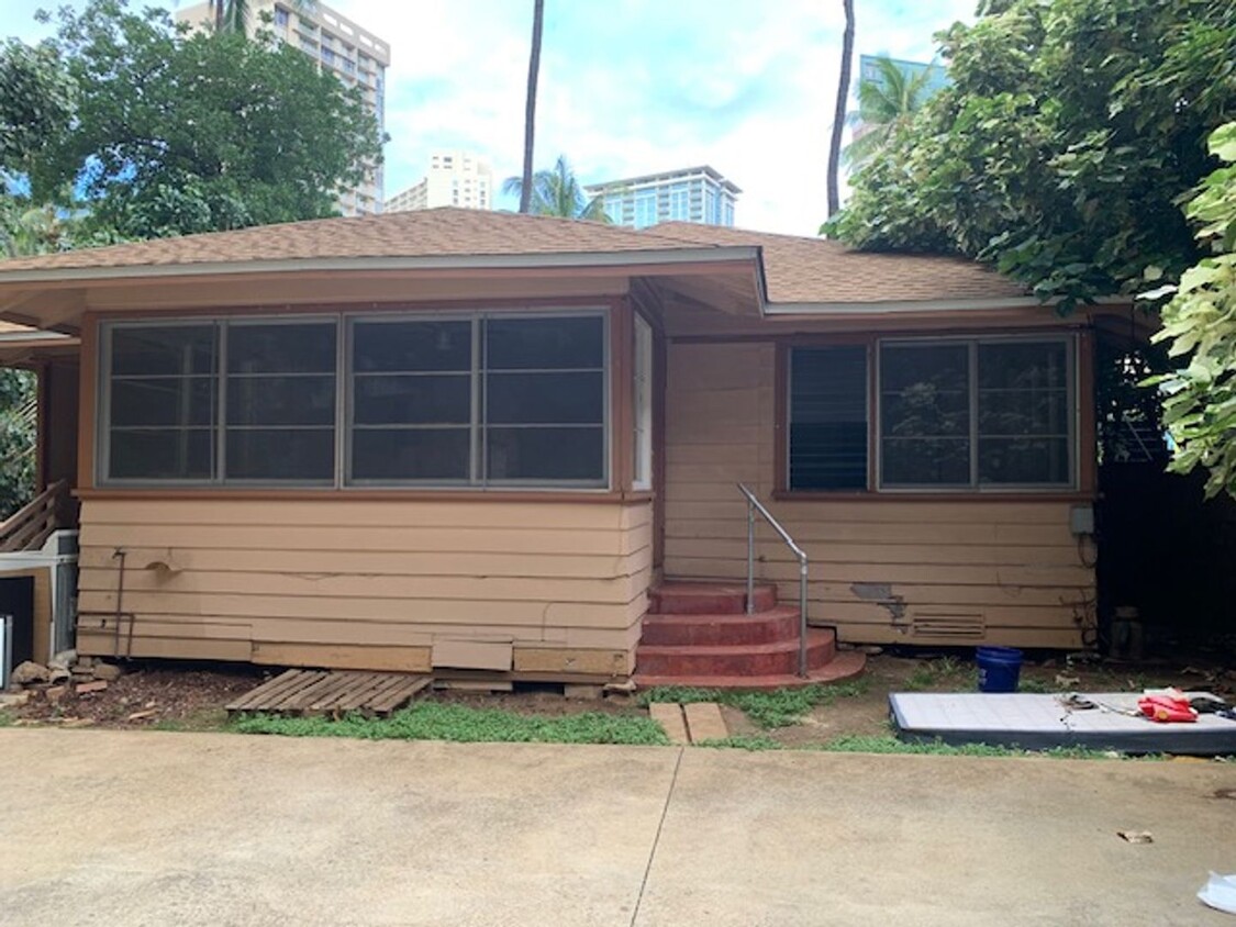 Primary Photo - Waikiki Area - 3 bedrooms, 1 bath house - ...