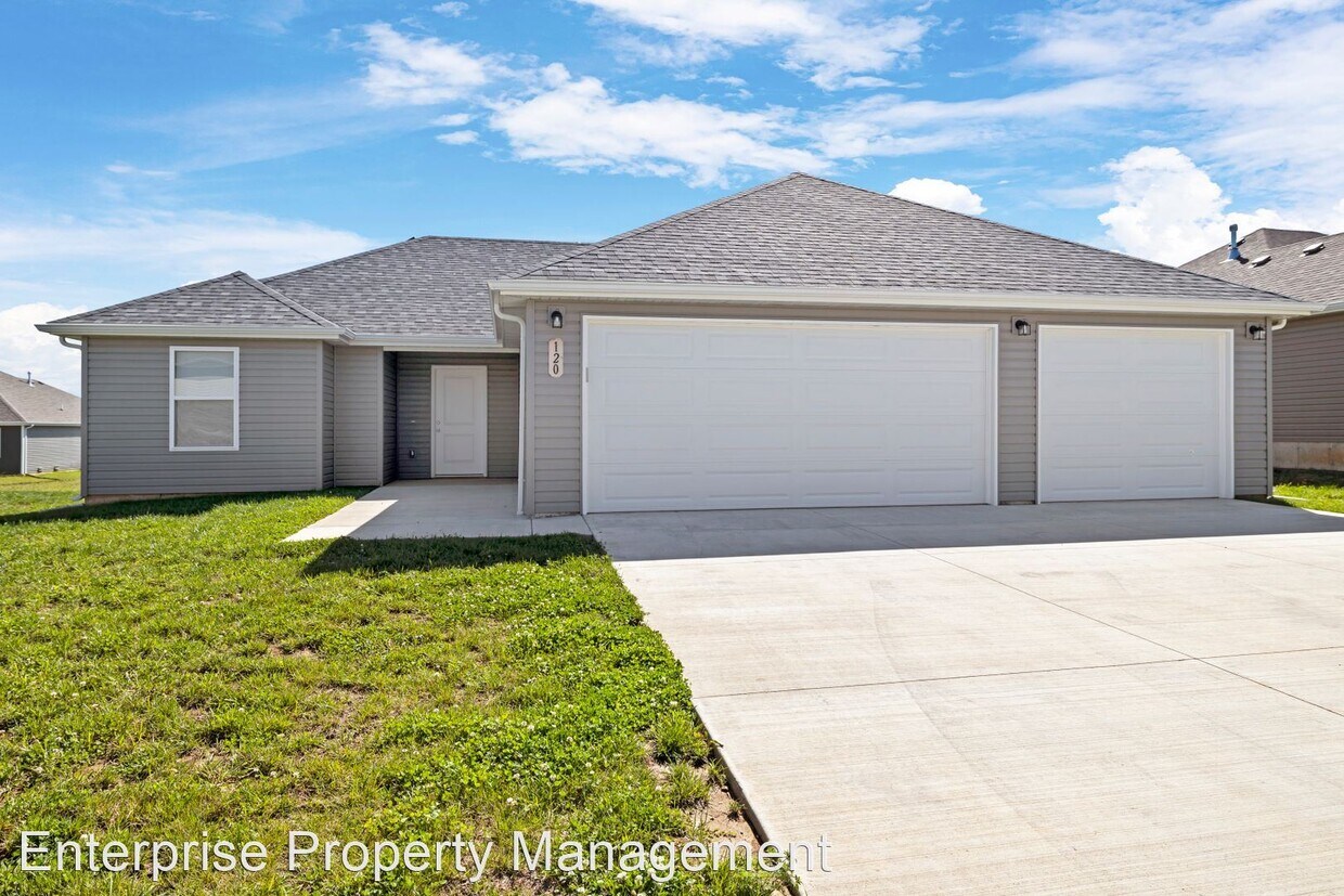 Primary Photo - 3 br, 2 bath House - 120 Pin Oak Dr