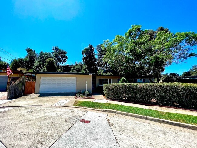 Building Photo - Spacious 3BD Point Loma Home with Huge Yar...