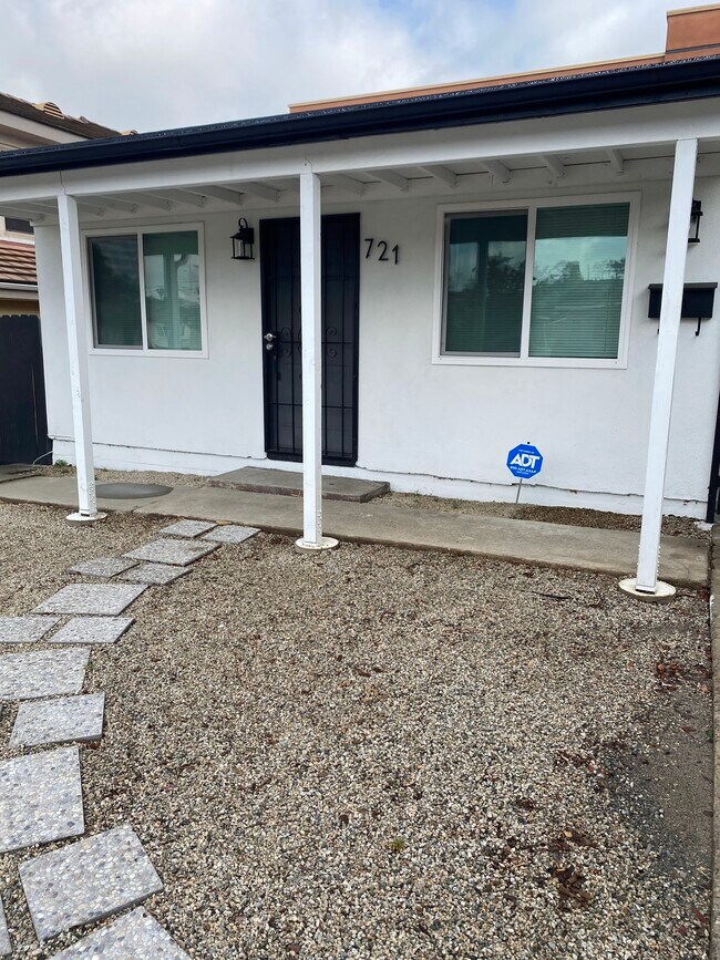 Building Photo - 721 Harding Ave