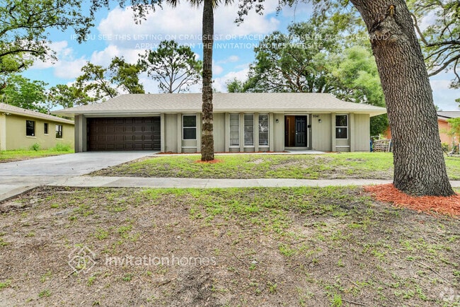 Building Photo - 2041 Dunsford Dr
