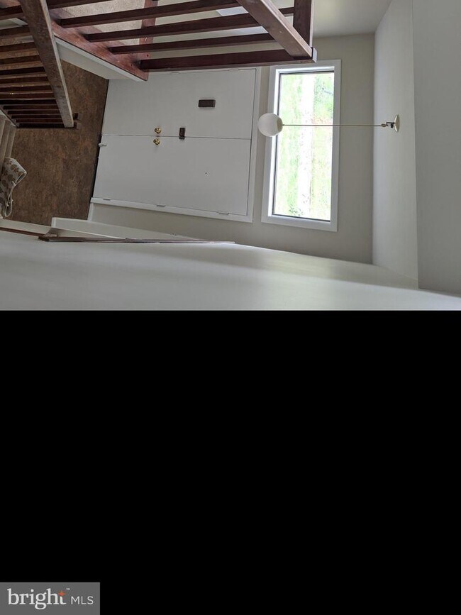 Building Photo - 8515 Jenner Ct