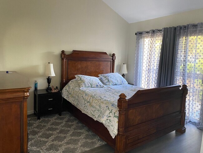 Foto del edificio - 9690 Elmview Dr
